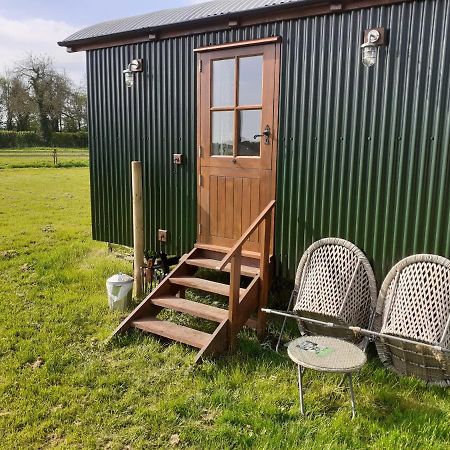Glamping In Wiltshire The Green Knoll Is A Charm Чипенхэм Экстерьер фото