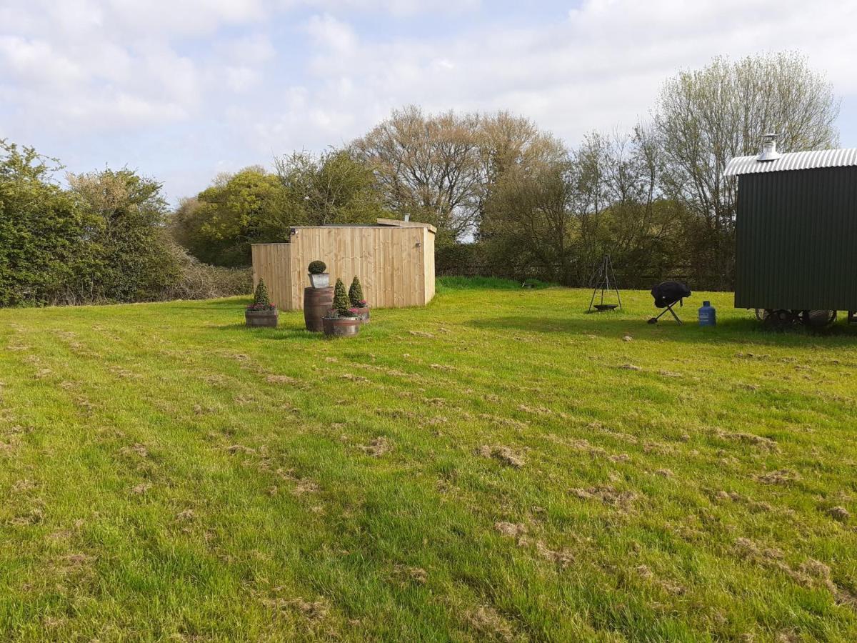 Glamping In Wiltshire The Green Knoll Is A Charm Чипенхэм Экстерьер фото